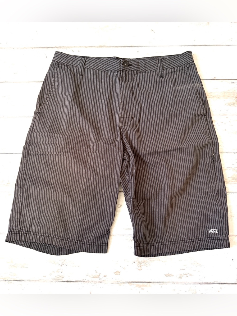 Vans Men’s Shorts Size 34 Dark Gray Black Pinstripe Stripes